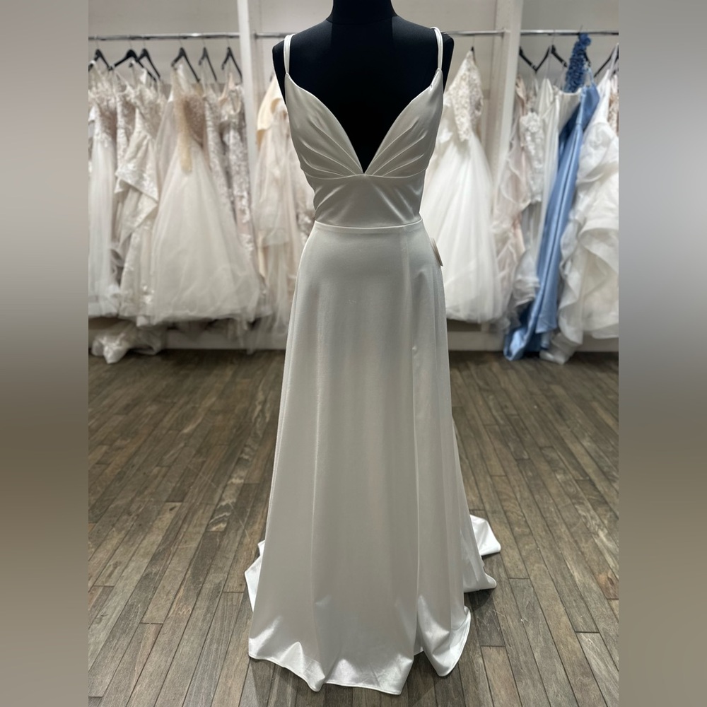 Elegant White Satin V-Neck Wedding Dress
